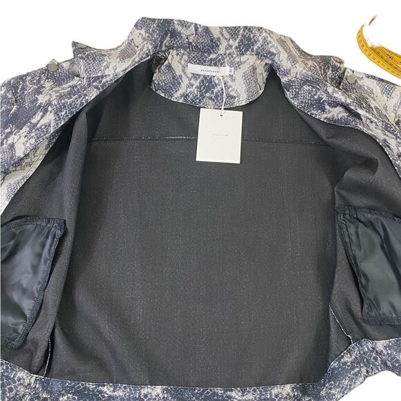 Avantlook M oversized jacket in snakeskin print. Moto zips lightweight Spring - Picture 9 of 9